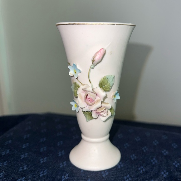 4 inch Lefton China Vase #1847P Vintage Flowers Decor In The Past Gorgeous - Picture 1 of 7